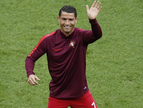 C罗950球里程碑闪耀沙特联赛，利雅得胜利完胜哈森姆